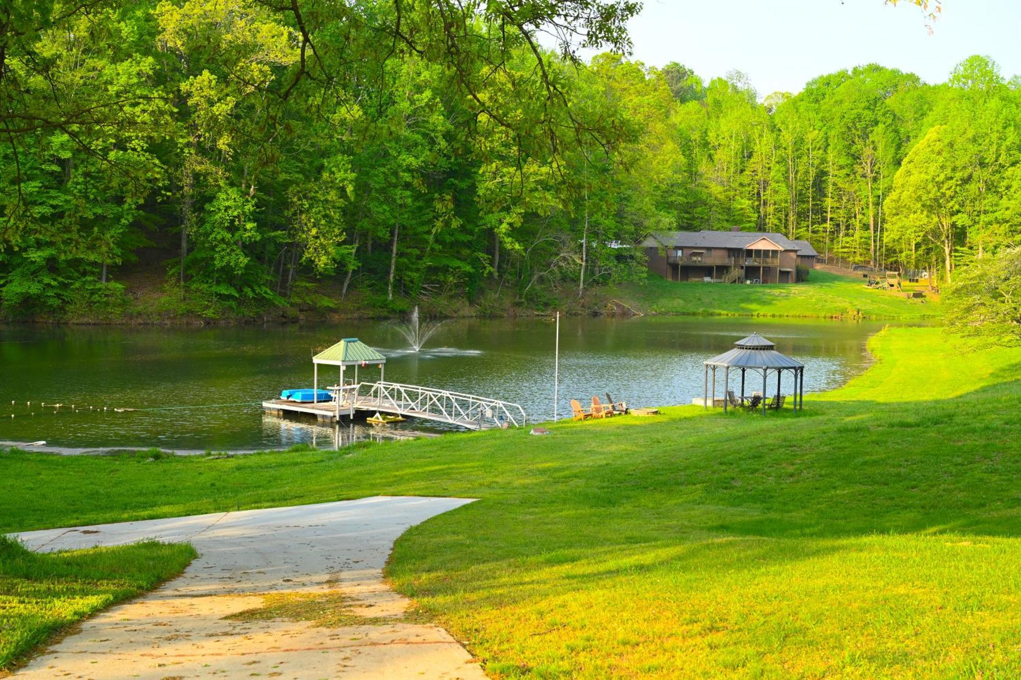 Southern Home And Fishing Lake. Γκέινσβιλ Εξωτερικό φωτογραφία